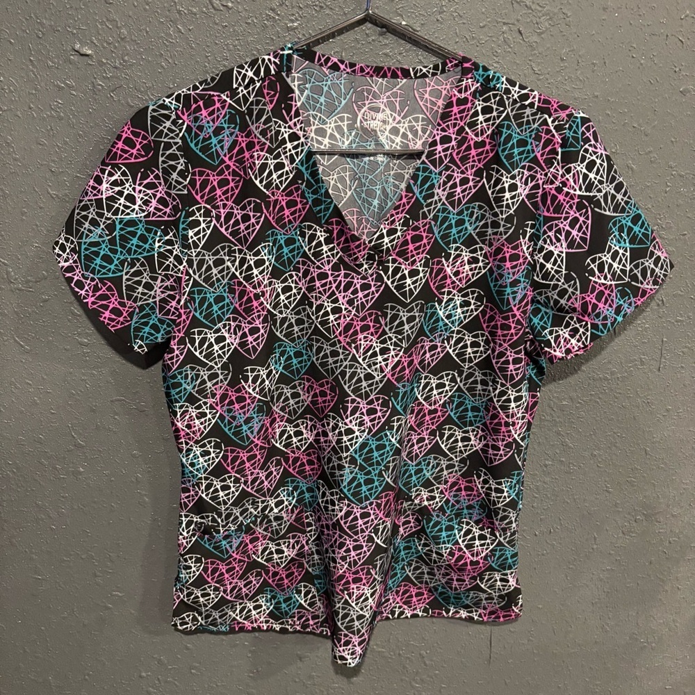 Women’s Divine Stretch Heart Patterned Scrub Top